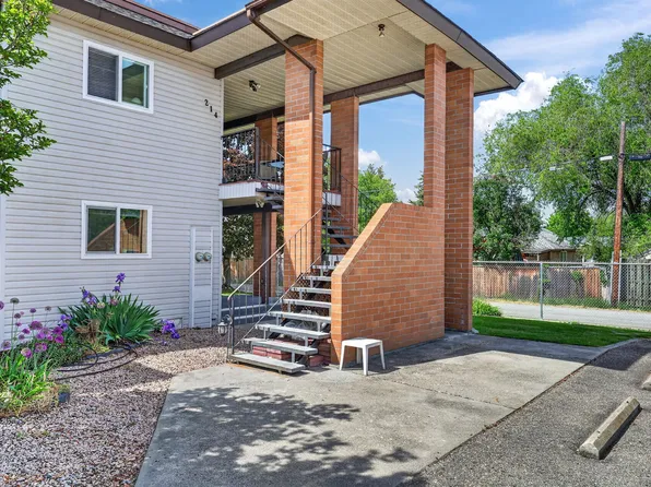 240 McIntosh Rd Unit 214, Kelowna, BC V1X 2C4