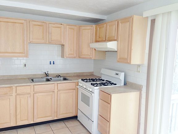 2nd image of 296 Highland Ave #1