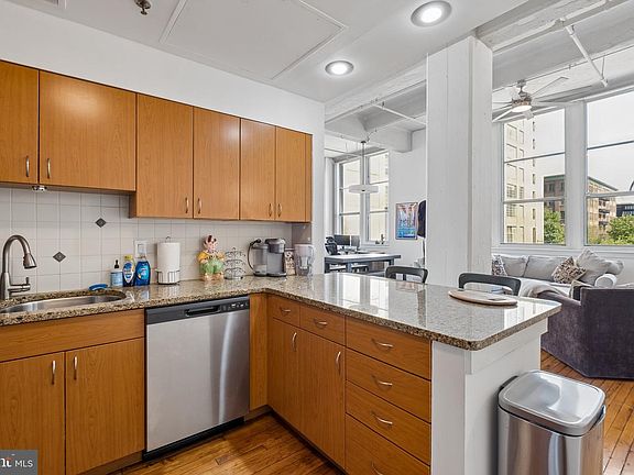 5th image of 1238 Callowhill St Suite 308