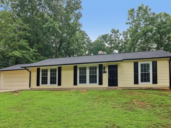 923 Bay Berry Ln, Lawrenceville, GA 30043