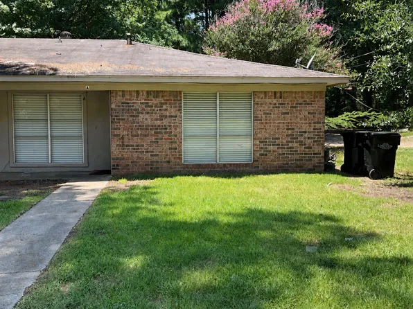 1207 Cheryl St #A, Longview, TX 75604