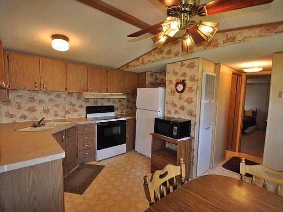 2nd image of 30 S Hiawatha Cir