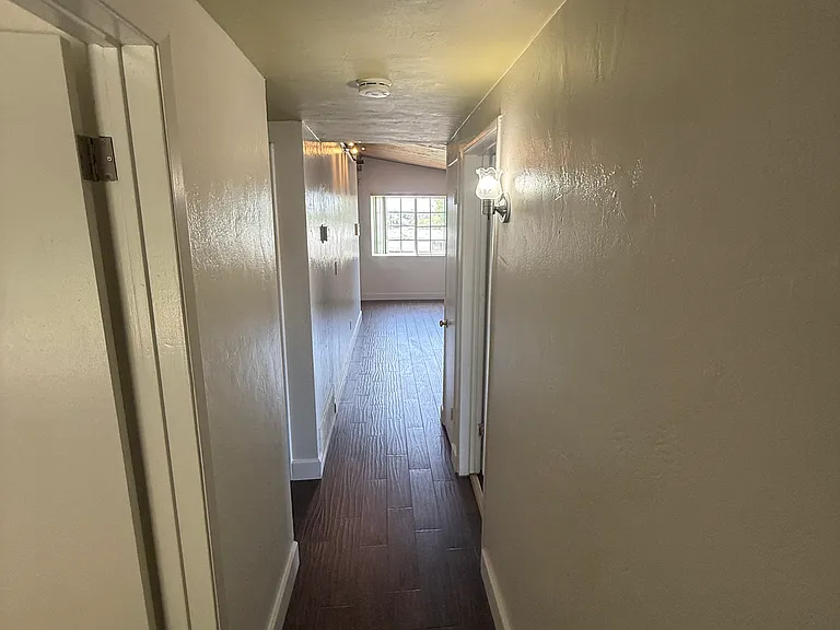 9712 Saint George St — Photo 21