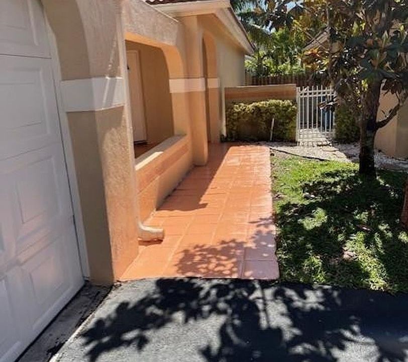 1st image of 1311 Seagrape Cir