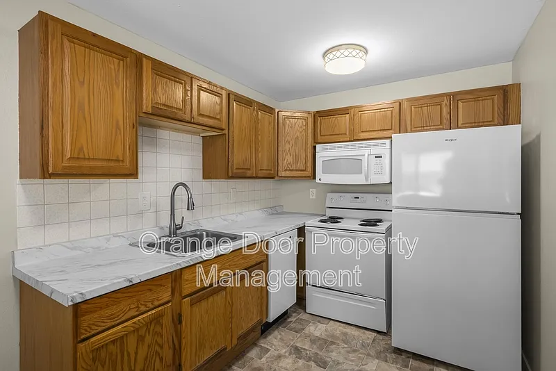 2 bed, 1.0 bath, 700 sqft, $1,550 — Photo 3