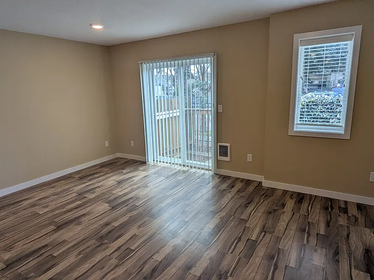 10419 NE 5th Cir — Photo 3