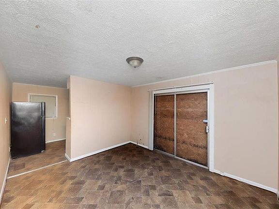 5th image of 2402 Dawn Dr