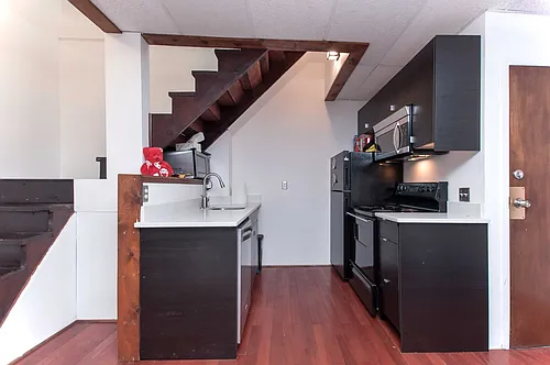1324 E Carson Street Photo 1