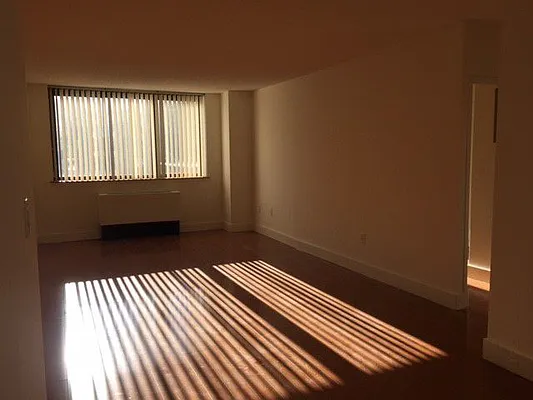 Rented by 280 Park Avenue South Realty | media 25