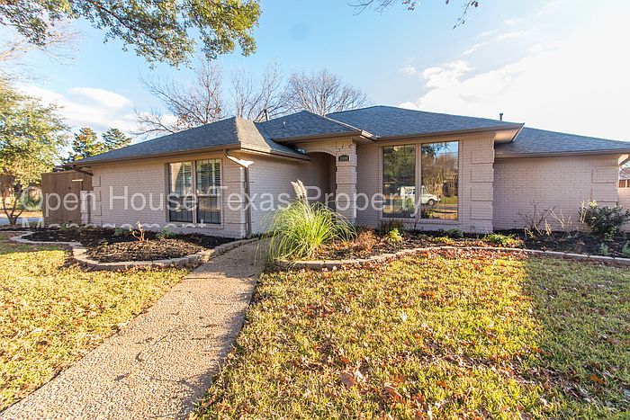 1st image of 3504 Kingsbridge Dr