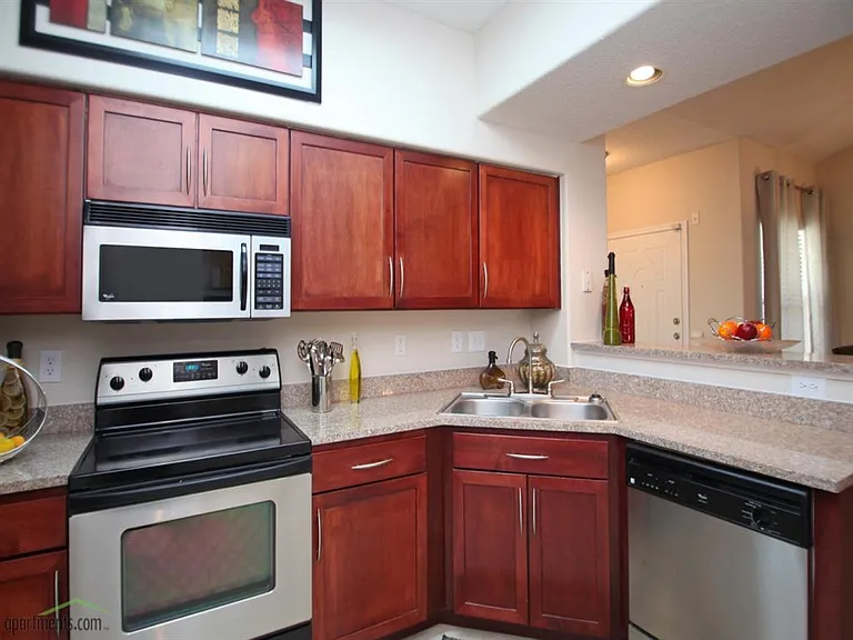 San Brisas Apartment Homes — Photo 42