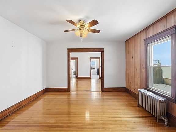 5th image of 105 East St