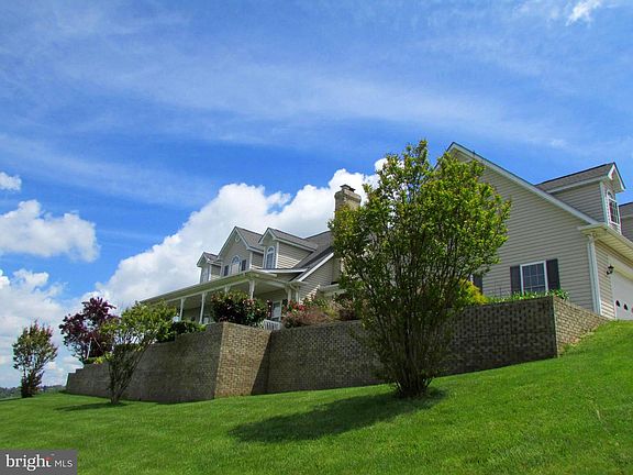 3rd image of 515 Winona Dr