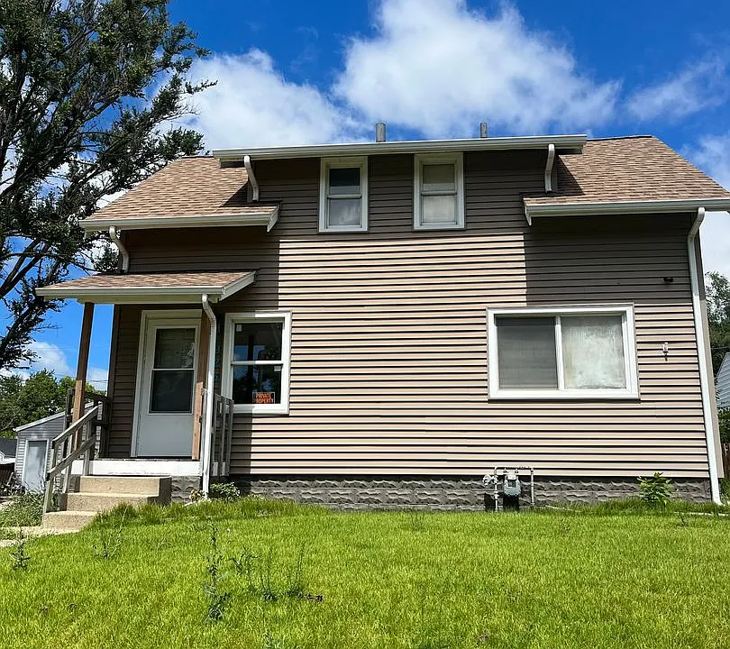 926 Kern St