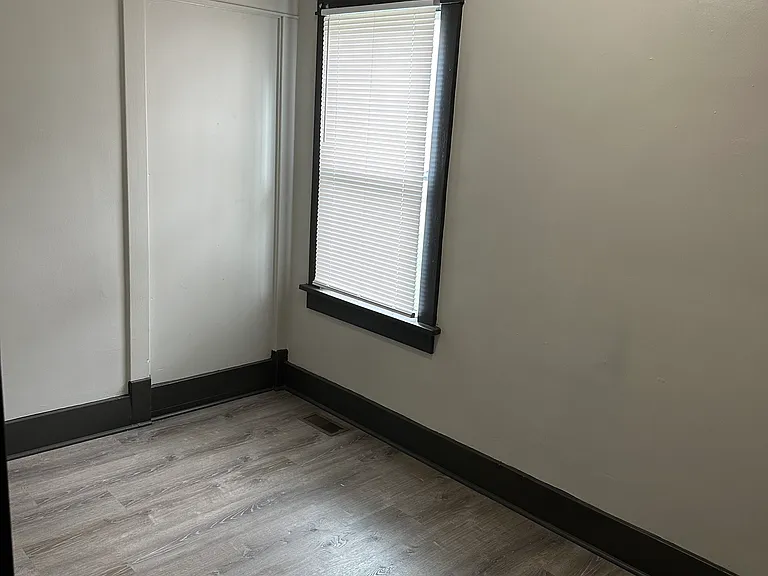 605 Linwood Ave #2 — Photo 3