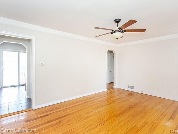 5th image of 2441 Coy St