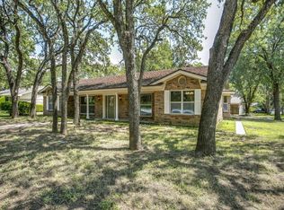 921 Mountain Ter, Hurst, TX 76053