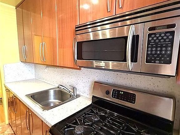 2nd image of 2615 Homecrest Ave APT 1B