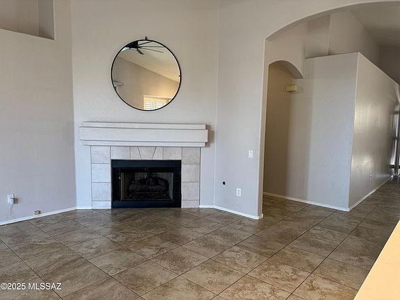 2nd image of 7730 E Calle Del Minique