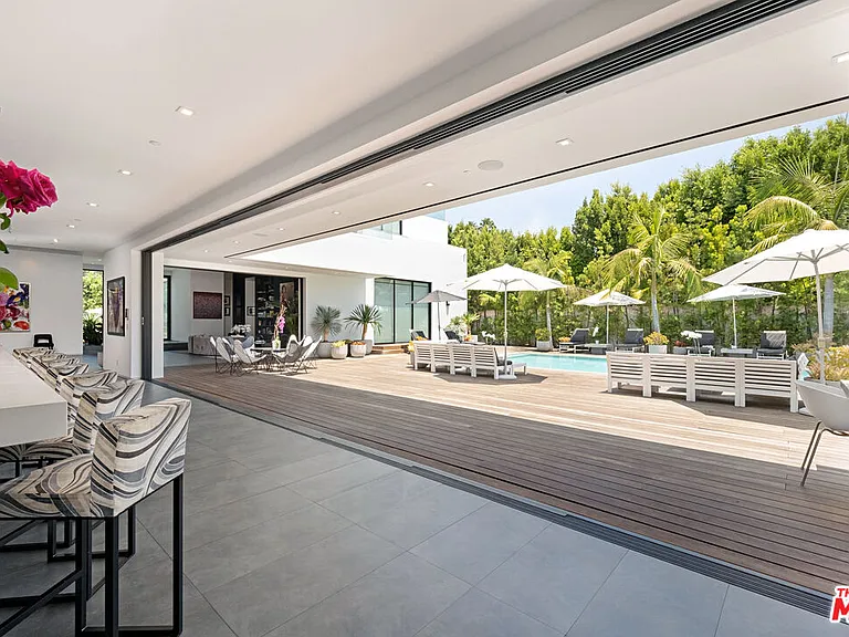 9570 Sunset Blvd — Photo 13