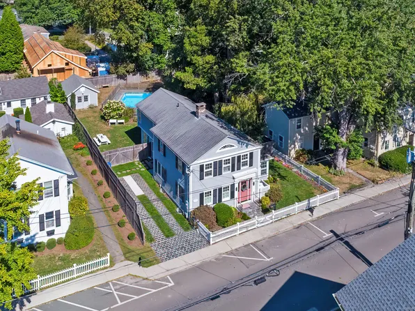 9 Pratt Street, Essex, CT 06426