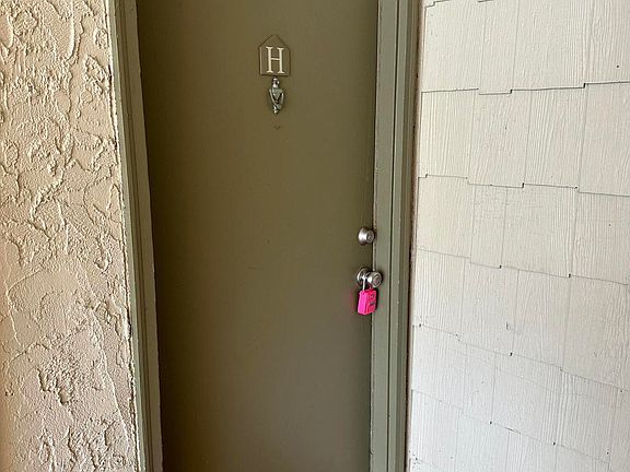 2nd image of 3580 Sable Palm Ln Unit H