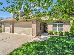 5666 Augusta Woods Dr, Plainfield, IN 46168