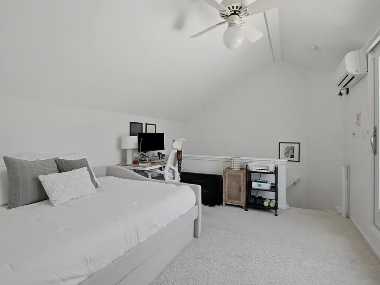 2718 N Southport Ave #A — Photo 19