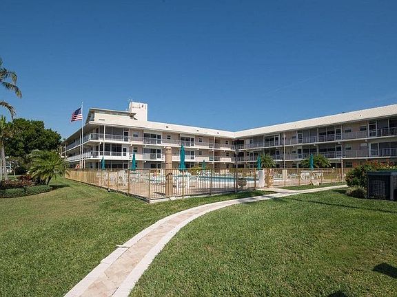 5th image of 745 SE 19th Ave APT 112