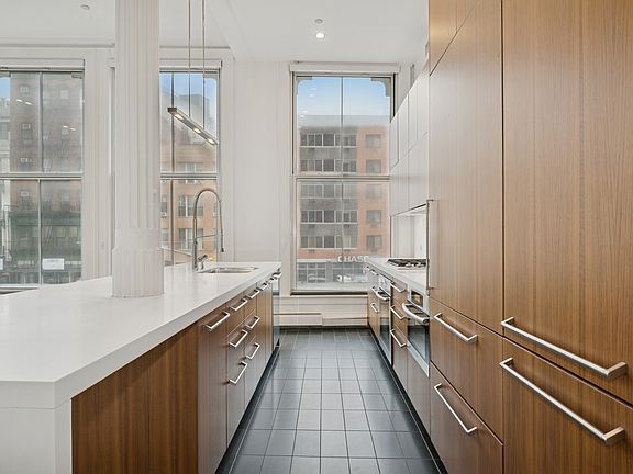 5th image of 2 Bleecker St APT 2