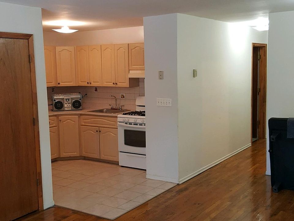 1st image of 856 E 95th St #1