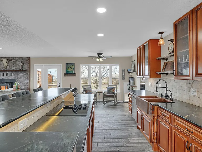 5825 Eggar Ct — Photo 9