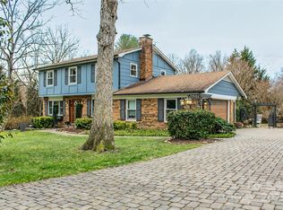 11 Oakshire Ln, Hendersonville, NC 28739