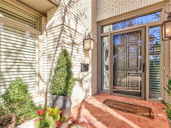 2nd image of 1605 Westminster Pl