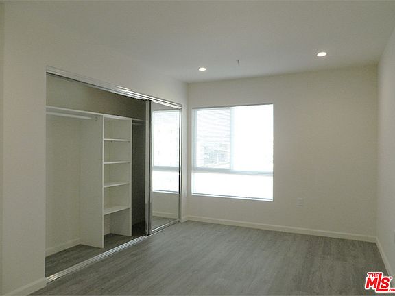 3rd image of 1019 S Catalina St #508