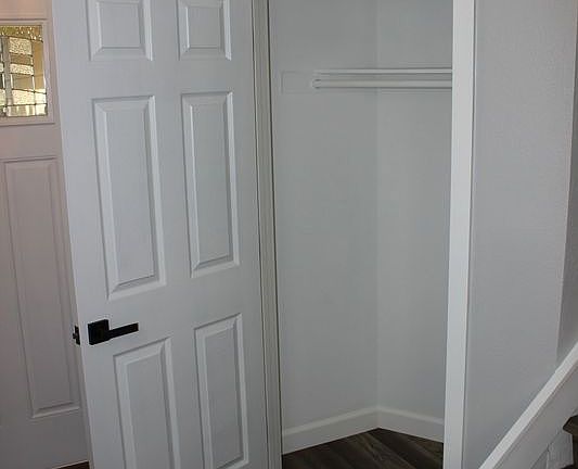 4th image of 9165 1/2 Noble Ave