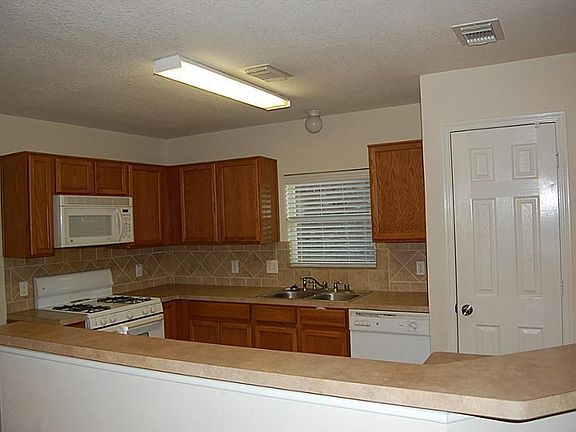 3rd image of 18323 Atasca Woods Trce