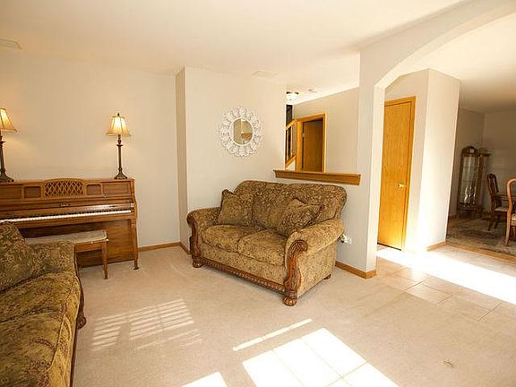 2nd image of 414 Glen Mor Dr
