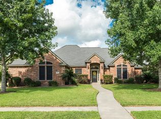 120 Indian Warrior Trl, Lake Jackson, TX 77566