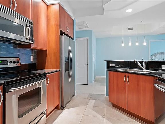 5th image of 801 S Olive Ave Unit 1019