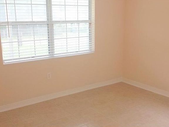 4th image of 12414 Noreast Lake Dr