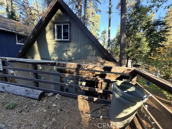 22928 Laurel Ln, Crestline, CA 92325