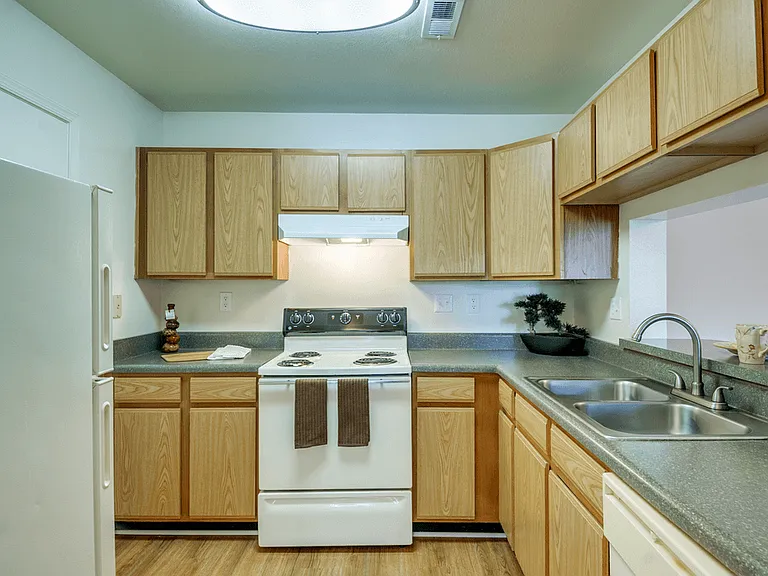 The Landings at Markhams Grant Apartments — Photo 17