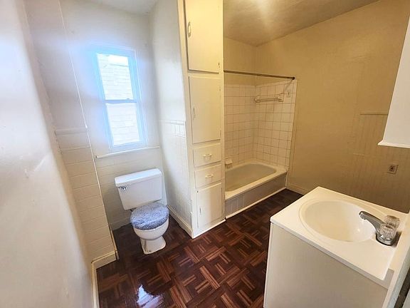 4th image of 47 Davey St #1