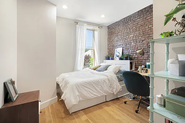 Rented by Corcoran | media 11