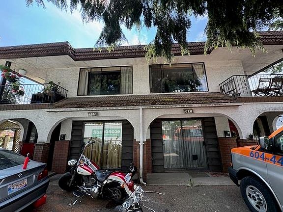 3rd image of 620 Smith Ave