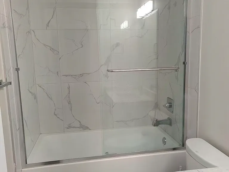 16XX Ellesmere Ave N #BACHELOR — Photo 5