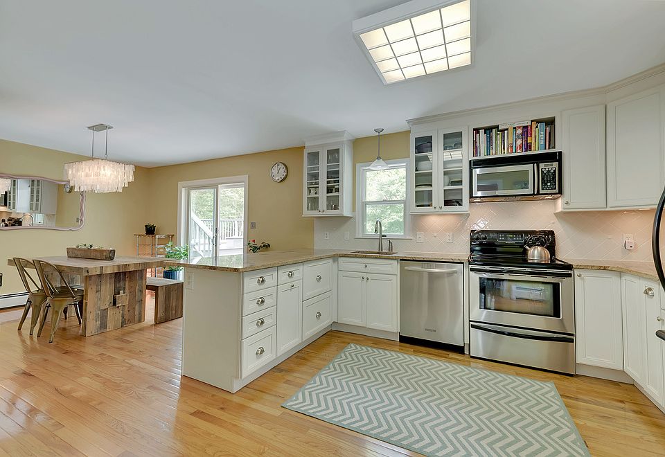 34 Hartley Blvd, East Hampton, NY 11937 Zillow