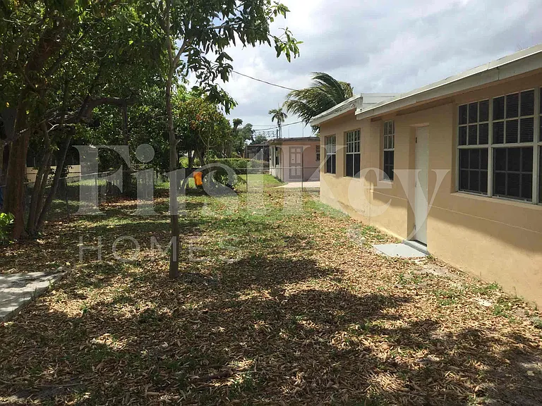980 NW 182nd St — Photo 19