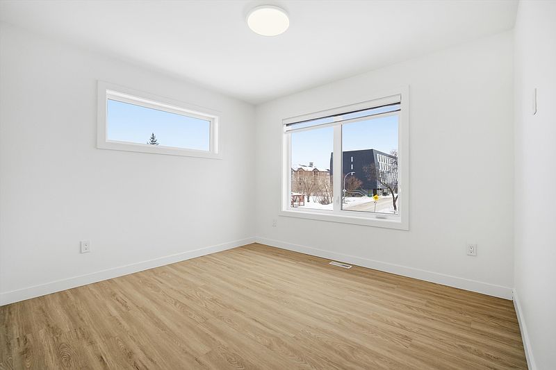 Winnipeg Apartment for rent - 3 Bedrooms — photo 4
